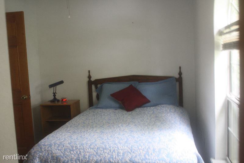 8715 NW 187th Ln - Photo 3 of 6