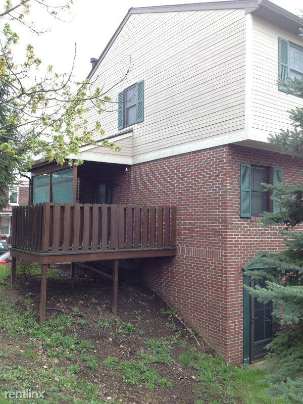 110 Longfellow Ct - Photo 2 of 21