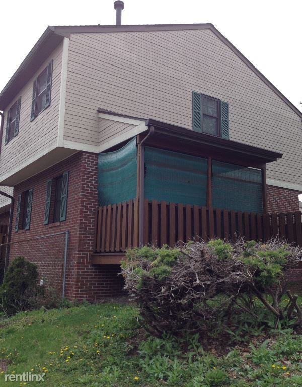 110 Longfellow Ct - Photo 3 of 21