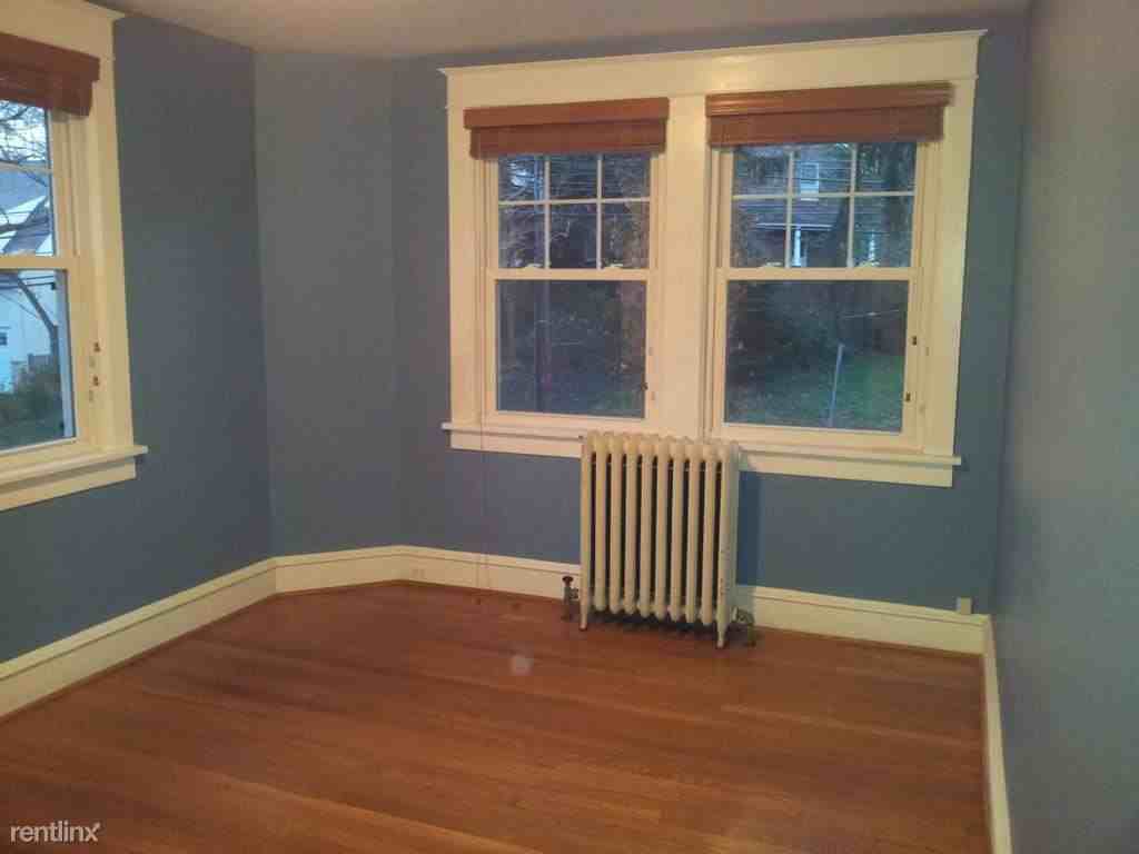31 W Circular Ave - Photo 2 of 9