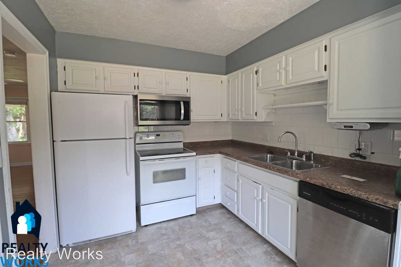 3365 Orchard St - Photo 2 of 8