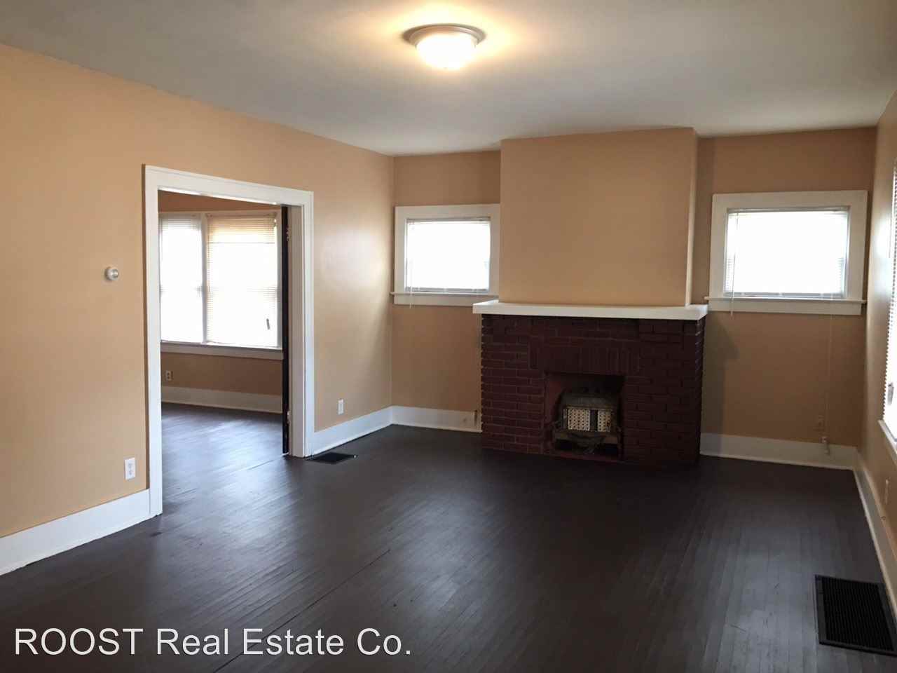 1801 N Limestone St - Photo 2 of 13