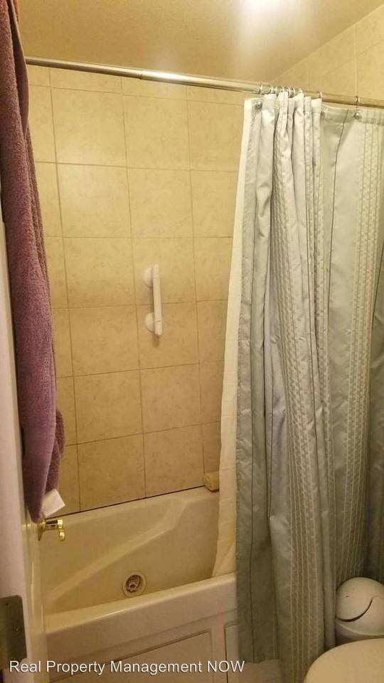 265 Hanover Cir - Photo 2 of 19