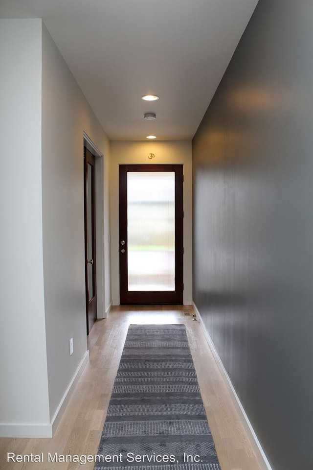 2212 SE 38th Ave - Photo 3 of 31