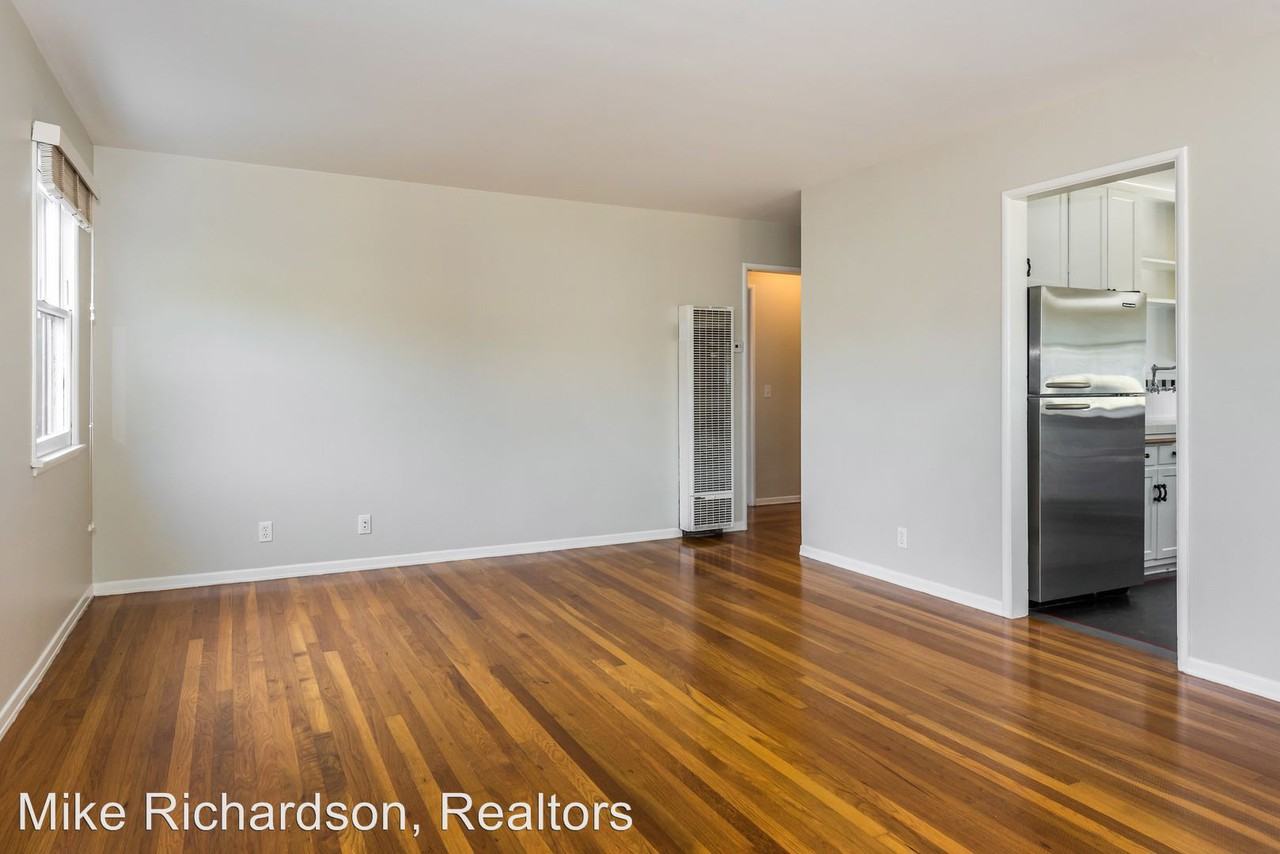 261 Los Alamos Ave - Photo 2 of 19