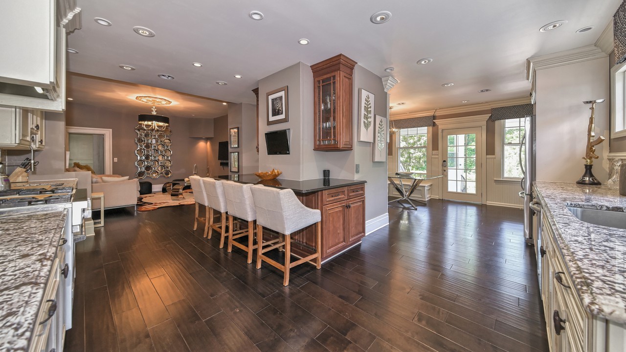 183 Mountain Ave - Photo 3 of 26
