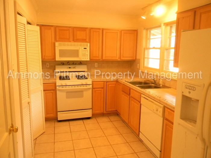 1418 Lyon St - Photo 3 of 6