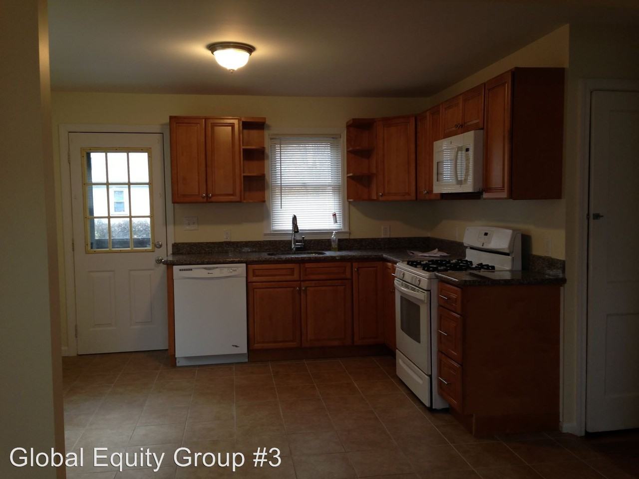 138 Ardsley Ave - Photo 2 of 8