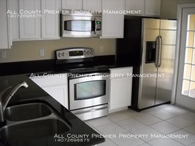 13749 Lensdale Ln - Photo 3 of 8