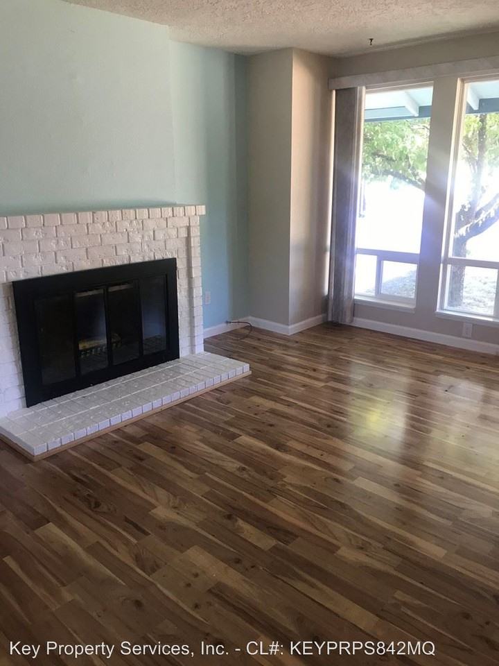 5311 NW Franklin St - Photo 3 of 28