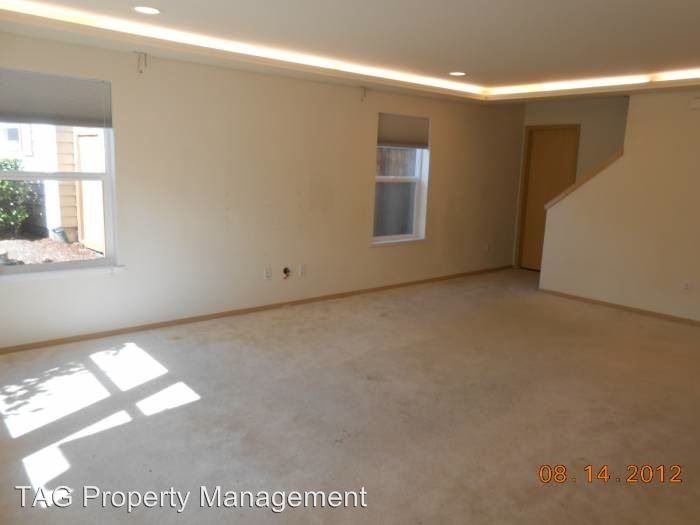 9178 226th Pl NE - Photo 2 of 9