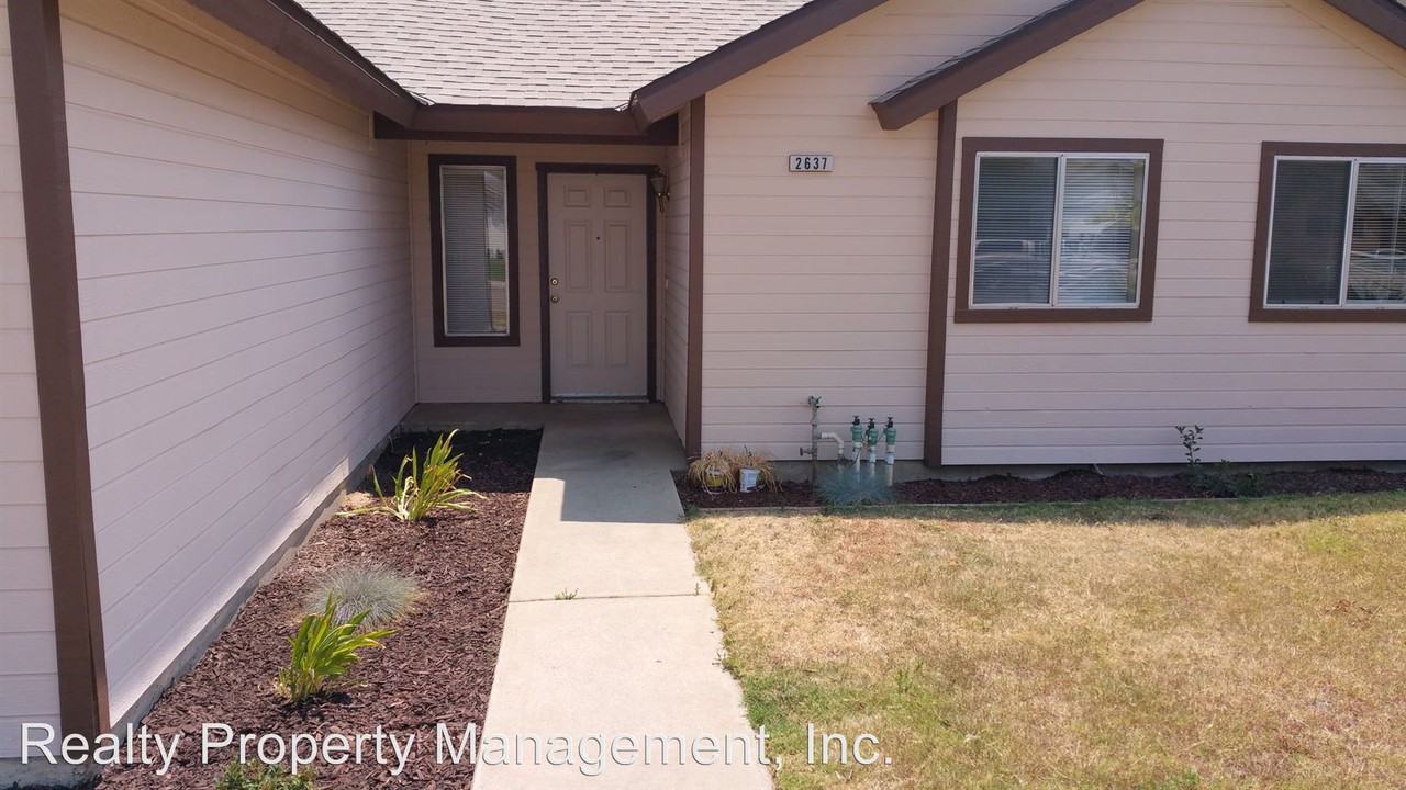 2637 Yerba St - Photo 2 of 35