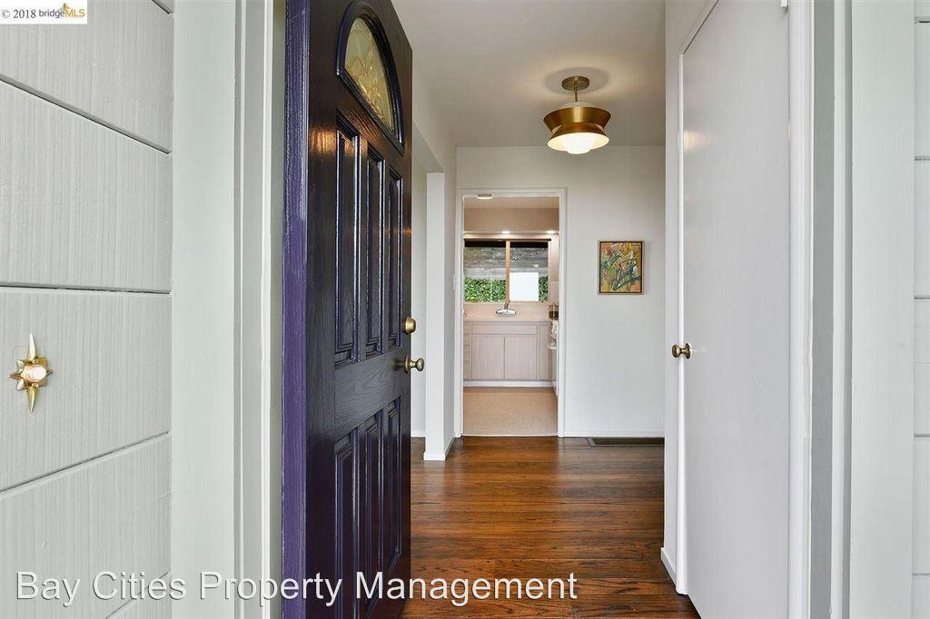 1047 Miller Ave - Photo 3 of 25