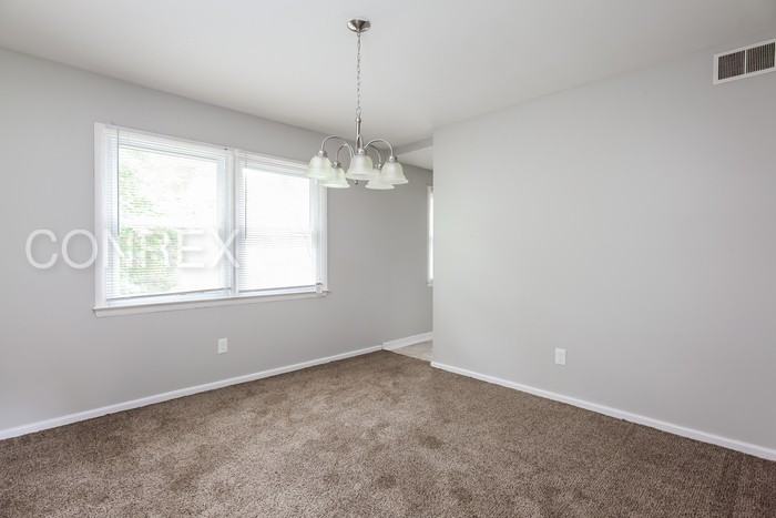 4209 S Jasmin Ct - Photo 3 of 8