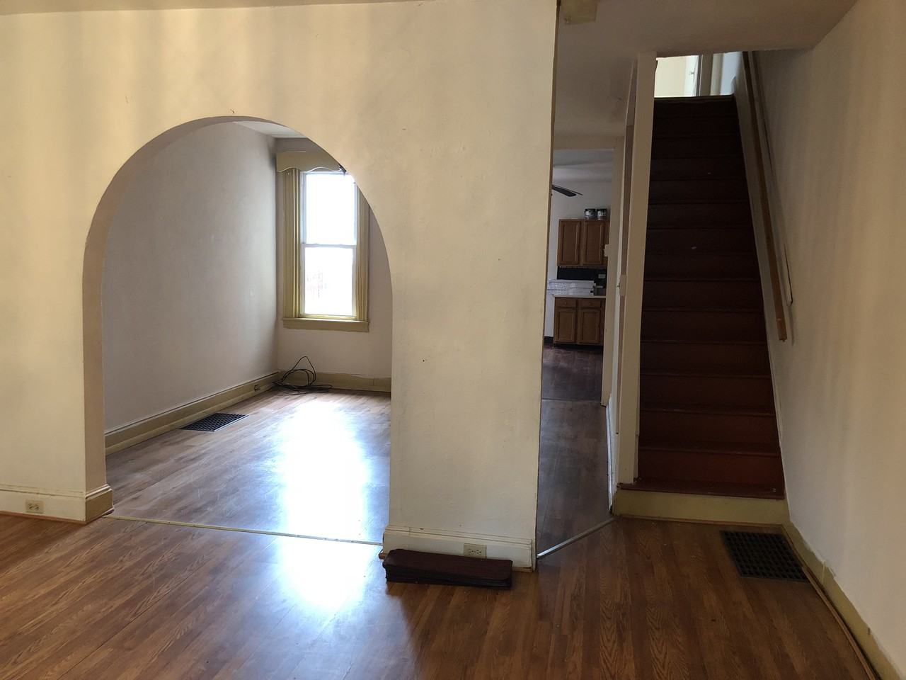 242 E Cottage Pl - Photo 2 of 5