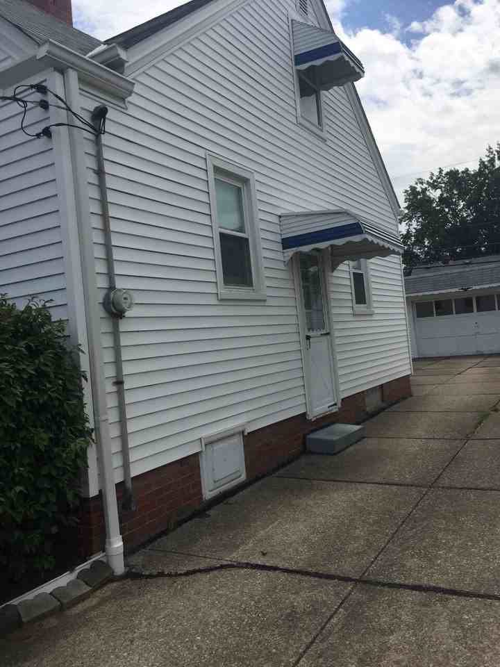 20550 Wilmore Ave - Photo 2 of 31