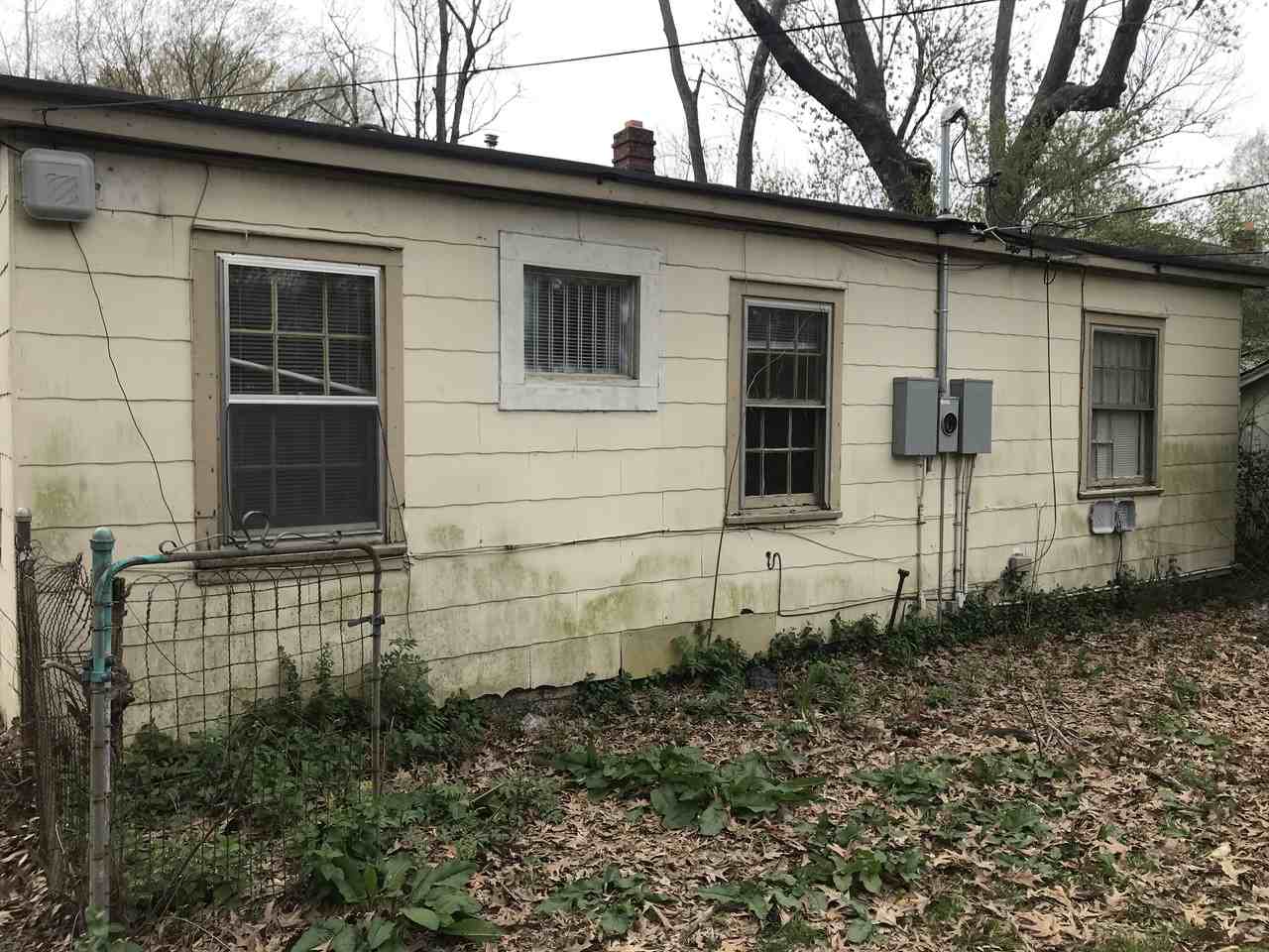 1002 E Walthal Cir - Photo 2 of 10