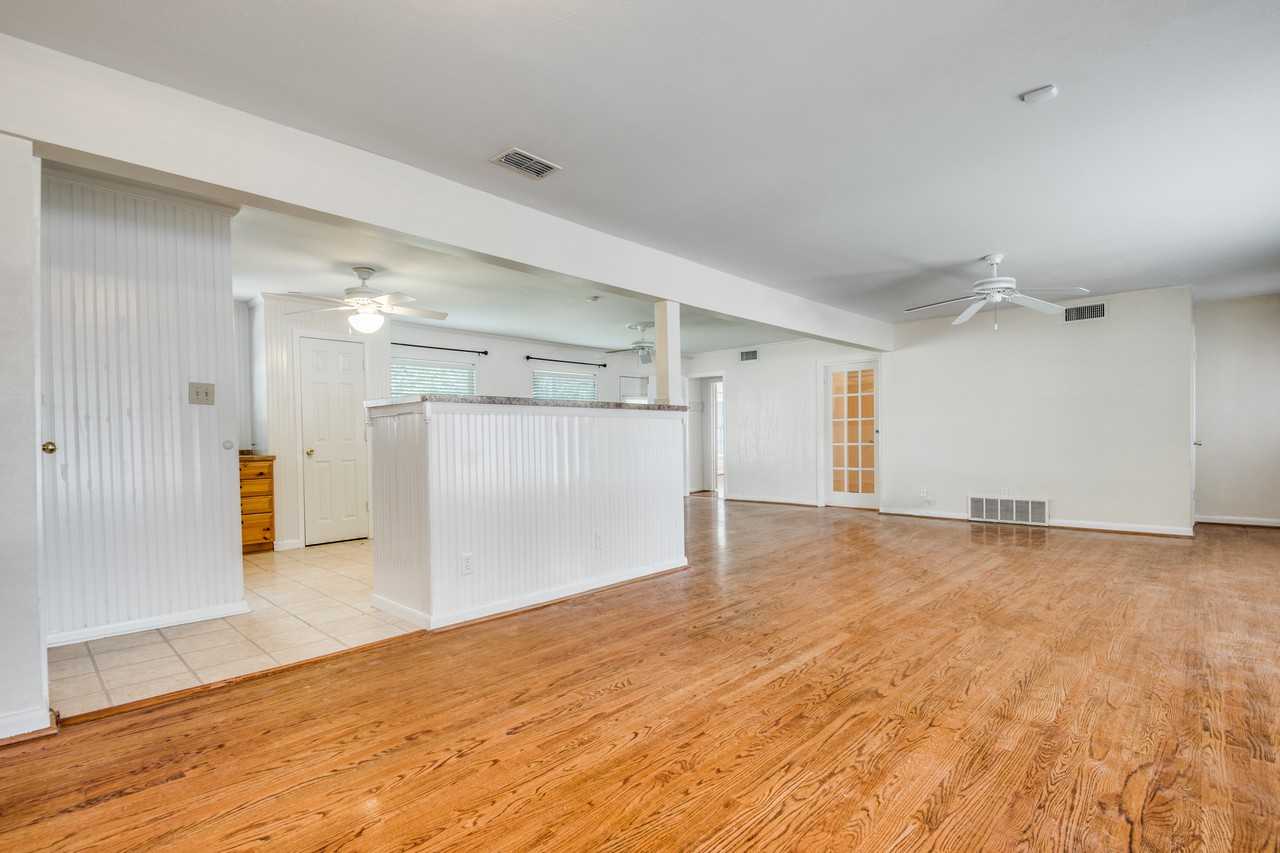 1201 Brookhurst St - Photo 2 of 12