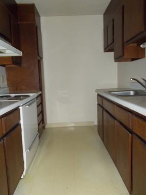 1524 Hunter Dr - Photo 2 of 7