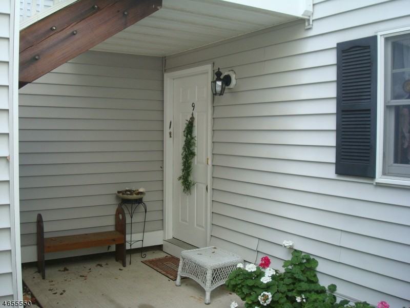 9 Owl Ct - Photo 2 of 19