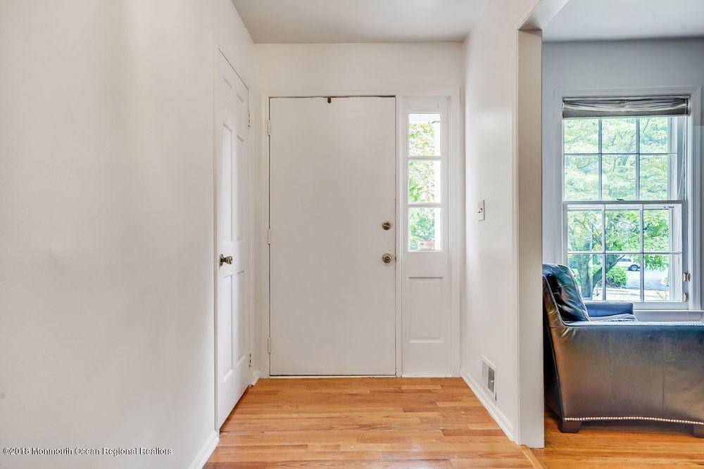 2 Matilda Dr - Photo 3 of 32