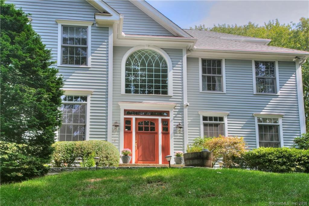 63 Laurel Dr - Photo 2 of 40