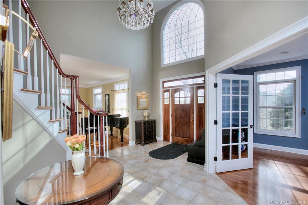 63 Laurel Dr - Photo 3 of 40