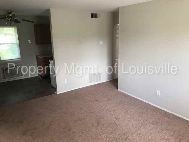 9409 La Grange Rd - Photo 3 of 7