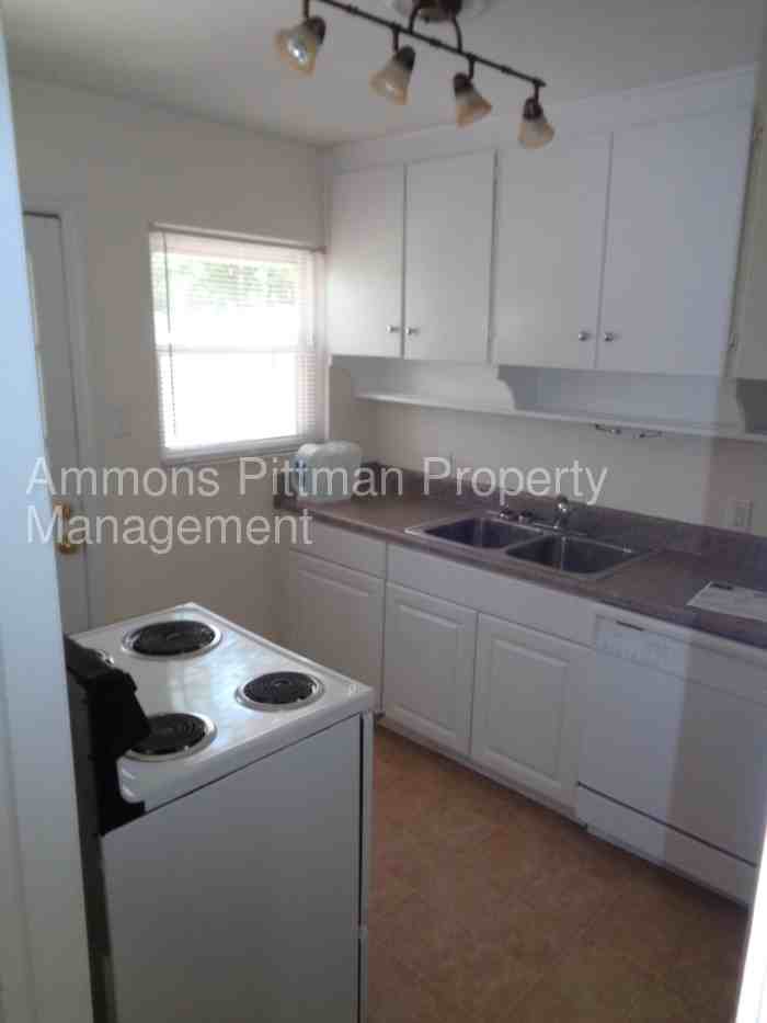 2302 Lyon St - Photo 3 of 9