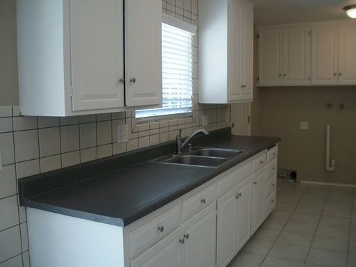 1729 W Glenwood Pl - Photo 2 of 4