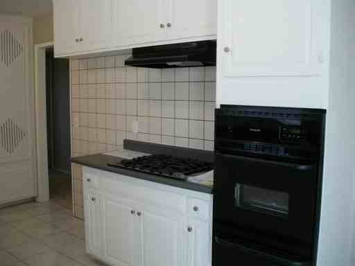 1729 W Glenwood Pl - Photo 3 of 4