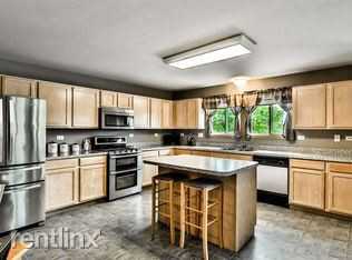 301 Greenbriar Blvd - Photo 3 of 23