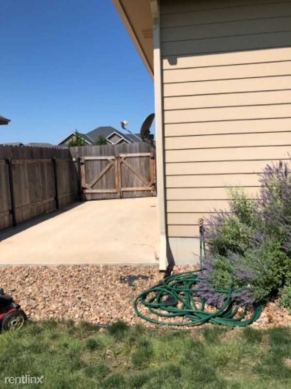 4416 Larned Cir - Photo 3 of 18