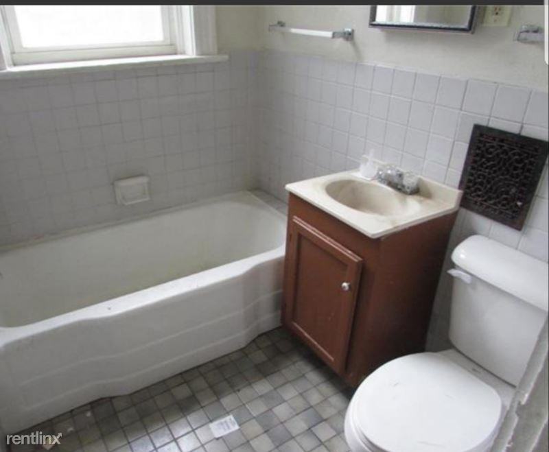 1441 Rowan Ave - Photo 2 of 9