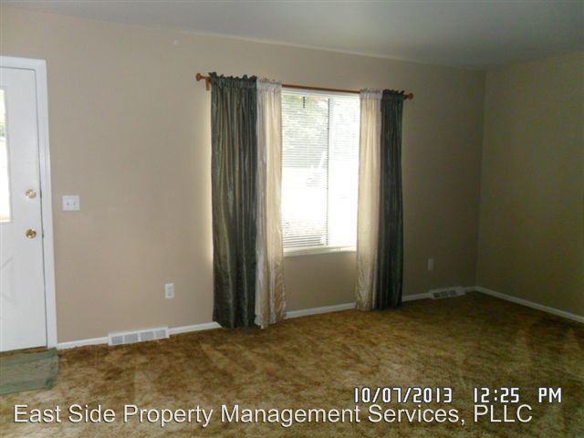 5915 Waldon Rd - Photo 3 of 10