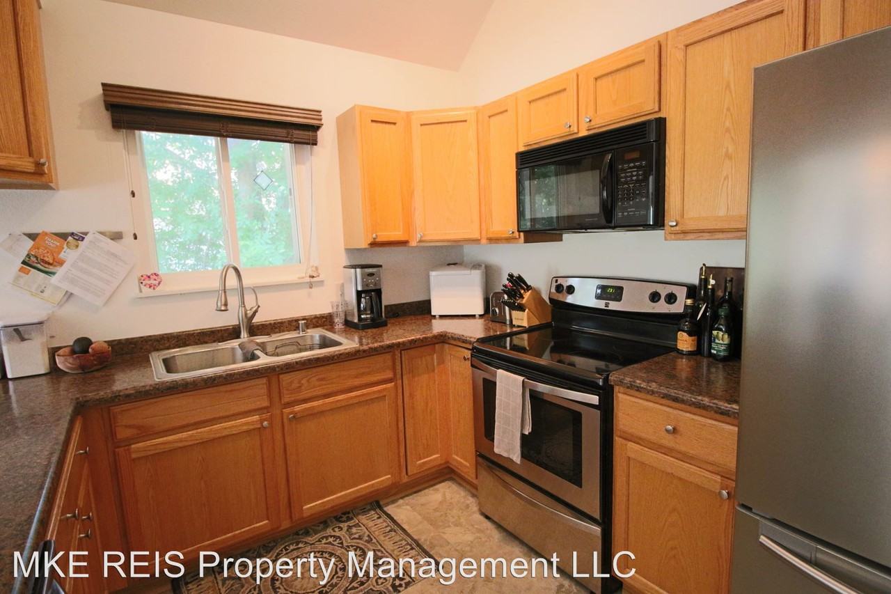 W205 S8311-13 Pasadena Drive - Photo 3 of 18