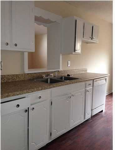 1515 Seacroft Rd - Photo 2 of 3