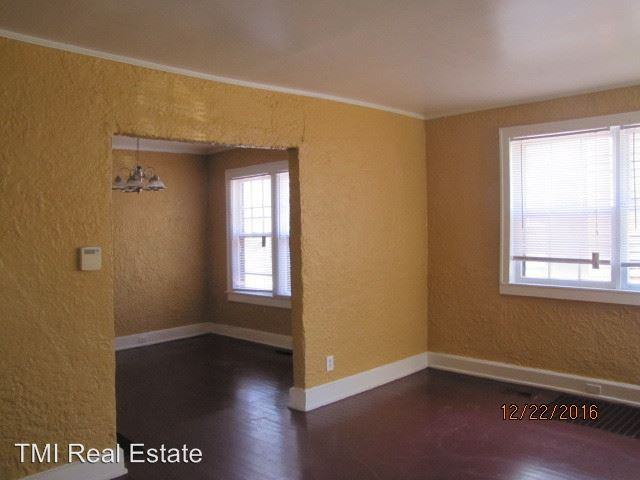 1900 16th Ave N - Photo 3 of 8