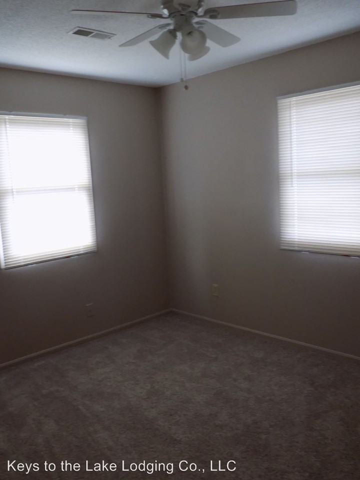 36 Mockingbird Rd #D - Photo 3 of 12