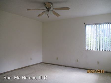 1408 N Beach St - Photo 3 of 10