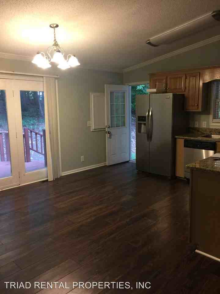 1534 Gopher Woods Rd - Photo 2 of 9