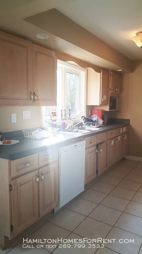 323 W 2nd St - Photo 3 of 14