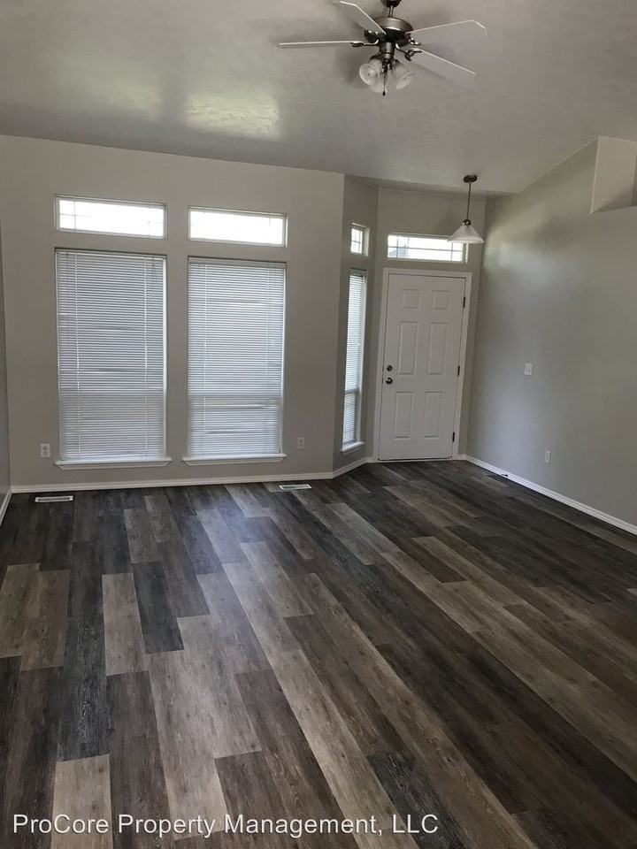 3184 S Avondale Ave - Photo 2 of 8