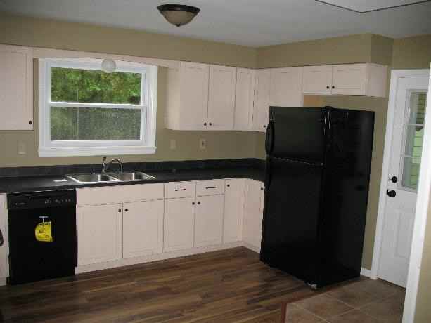 3010 Oakwood Street - Photo 3 of 16