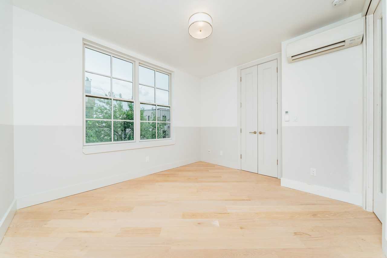 74 Bleecker Street #19UL