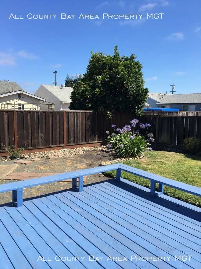 793 Moraga Dr - Photo 2 of 9