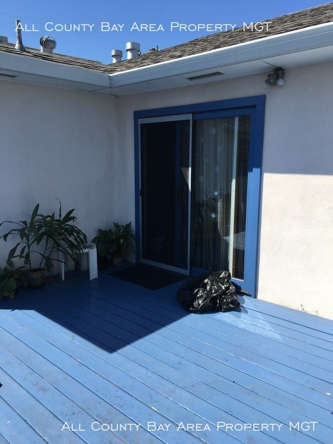 793 Moraga Dr - Photo 3 of 9