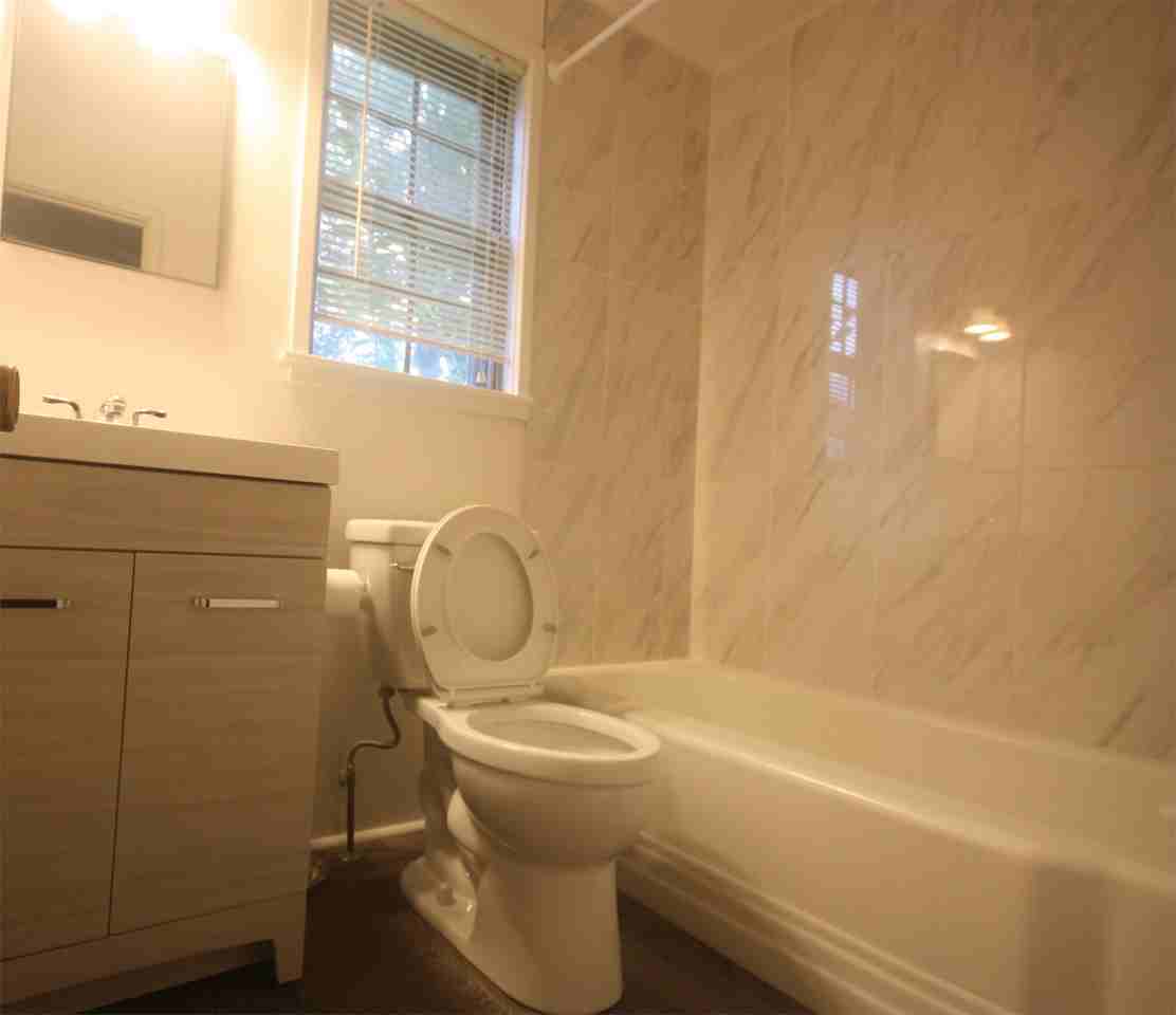 242 N Penn St - Photo 3 of 9