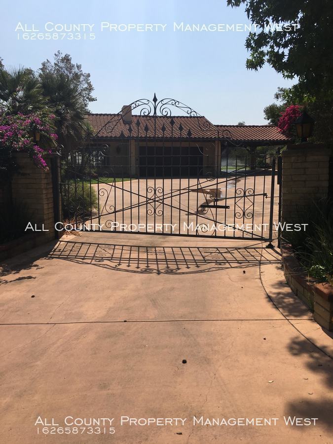 255 El Cielo Ln - Photo 3 of 21