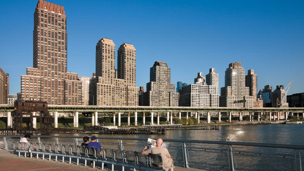 180 Riverside Boulevard - Photo 7 of 68